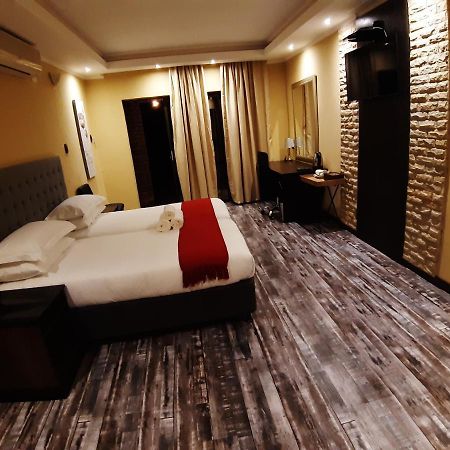 Citystay Ladybrand Buitenkant foto