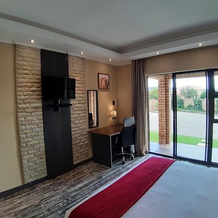 Citystay Ladybrand Buitenkant foto