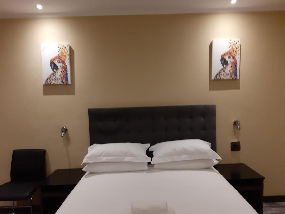 Citystay Ladybrand Buitenkant foto
