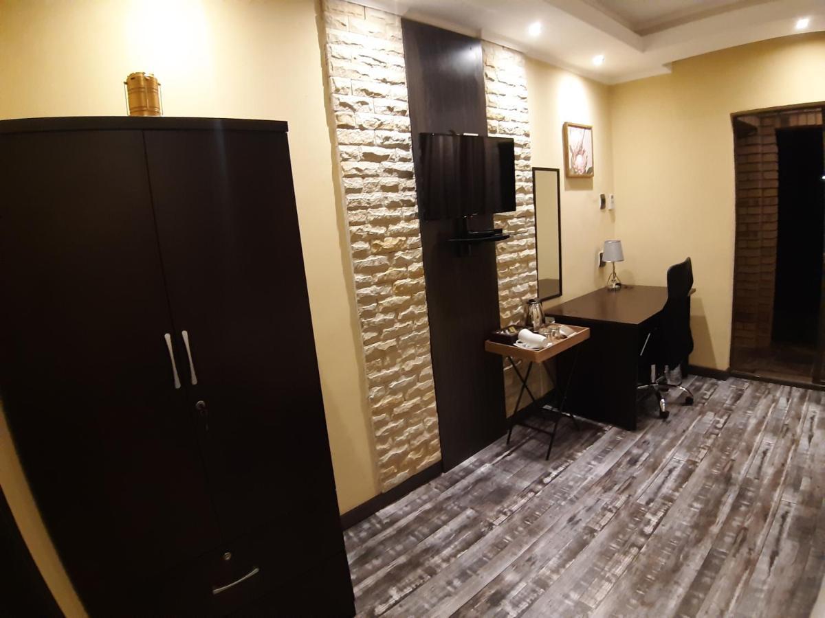 Citystay Ladybrand Buitenkant foto