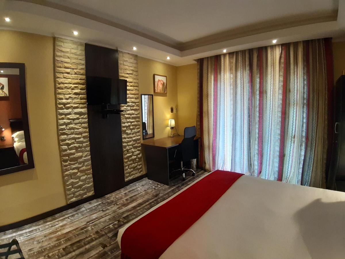 Citystay Ladybrand Buitenkant foto